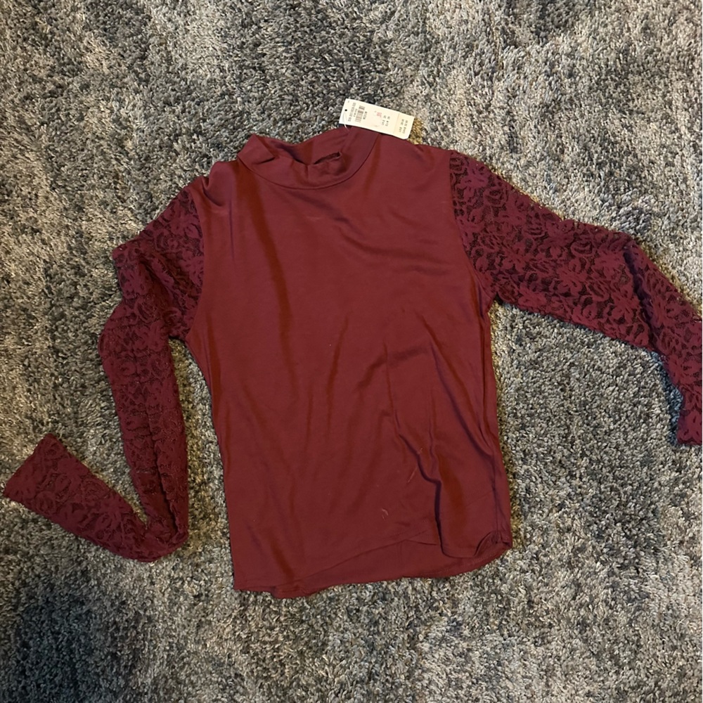 Holllister lace top
